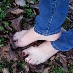 Shared Photo by Sexy red head with the username @Sexy-redhead68,  January 2, 2020 at 6:42 PM. The post is about the topic Toe sucking