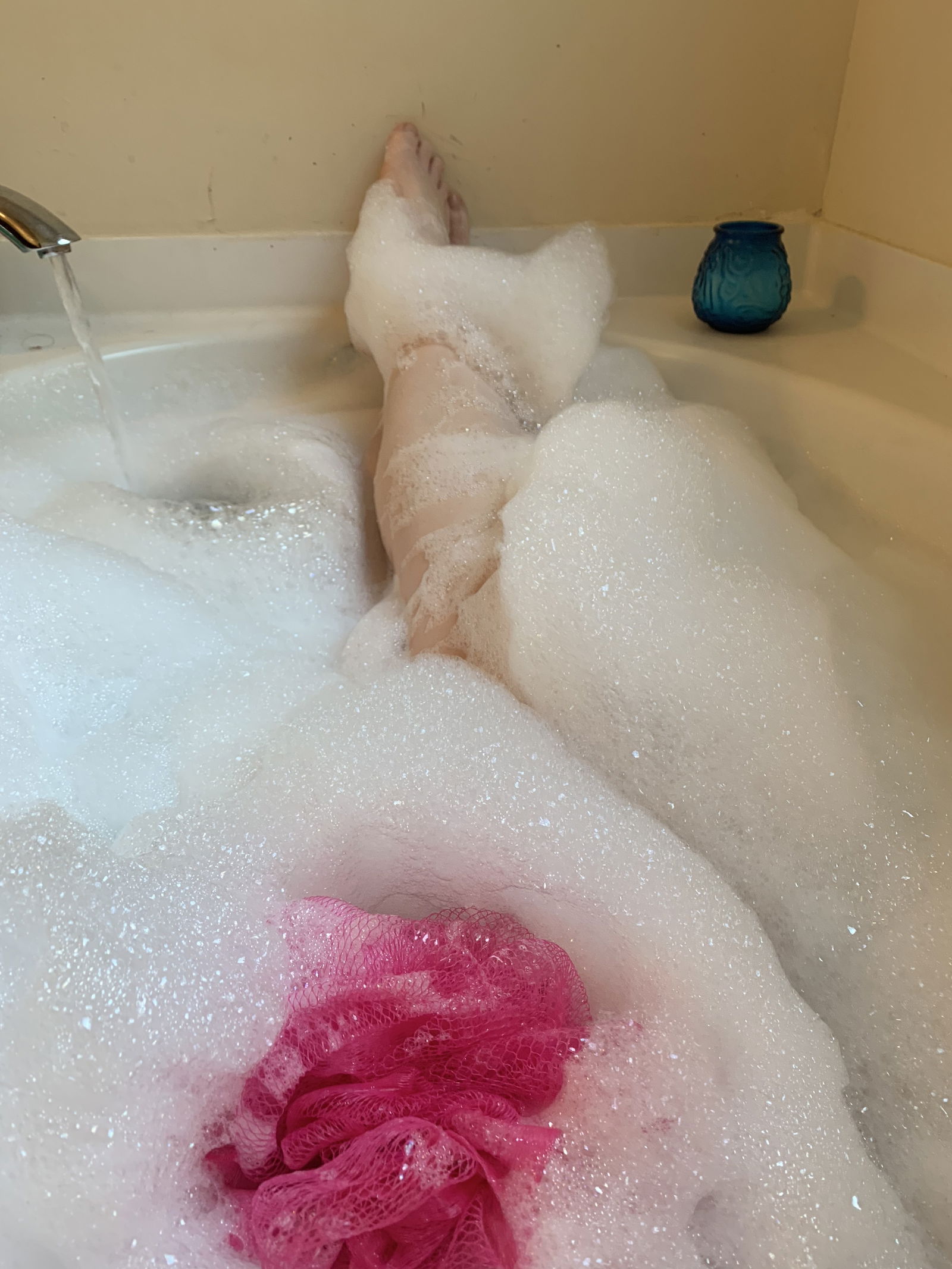 Photo by Mrs.Marston with the username @MrsMarston, who is a verified user,  January 1, 2020 at 3:42 PM. The post is about the topic Bathroom scenes and the text says 'Morning bubble bath. Now just for the champange! More to come my loves... 💋#splishslpash'