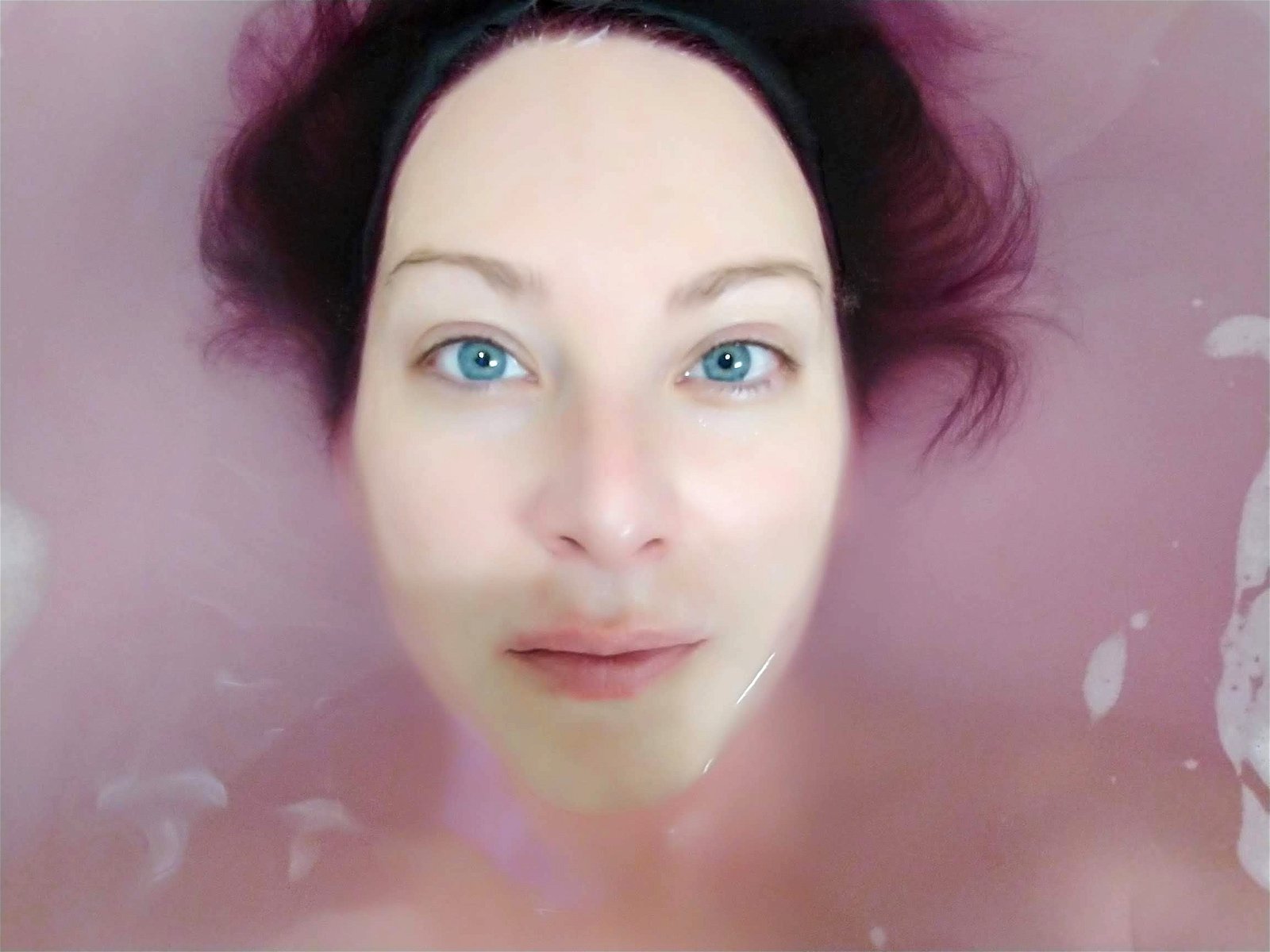 Photo by SexWithMilfStella with the username @SexWithMilfStella, who is a star user,  March 19, 2020 at 12:29 AM and the text says 'Bath time is my favorite time! #baths #hotwater #purplehair #BlueEyes #StellaHere #MilfStella'