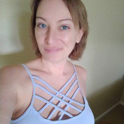 Photo by SexWithMilfStella with the username @SexWithMilfStella, who is a star user,  January 30, 2023 at 12:00 PM. The post is about the topic MILFS and the text says 'So weird to see myself with a normal hair color! #milfstella #girlnextdoor #petite #boringhair #bralet #oceaneyes #blueeyes'