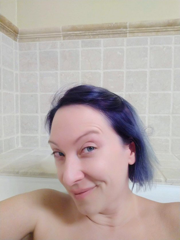 Photo by SexWithMilfStella with the username @SexWithMilfStella, who is a star user,  March 21, 2022 at 10:10 AM and the text says 'Tell me what I am thinking... #milfstella #milf #mature #cougar #petitebody #blueeyes #purplehair #sexymom #curvywoman #girlnextdoor #bathtime #bathtub'