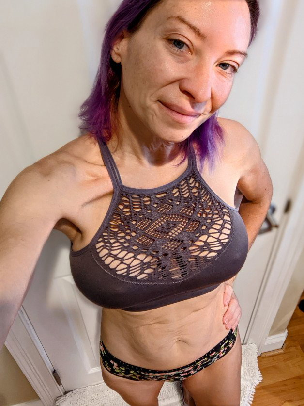 Photo by SexWithMilfStella with the username @SexWithMilfStella, who is a star user,  January 26, 2024 at 3:20 PM and the text says 'Good morning! #stellahere #milfstella #petite #panties #bralet'