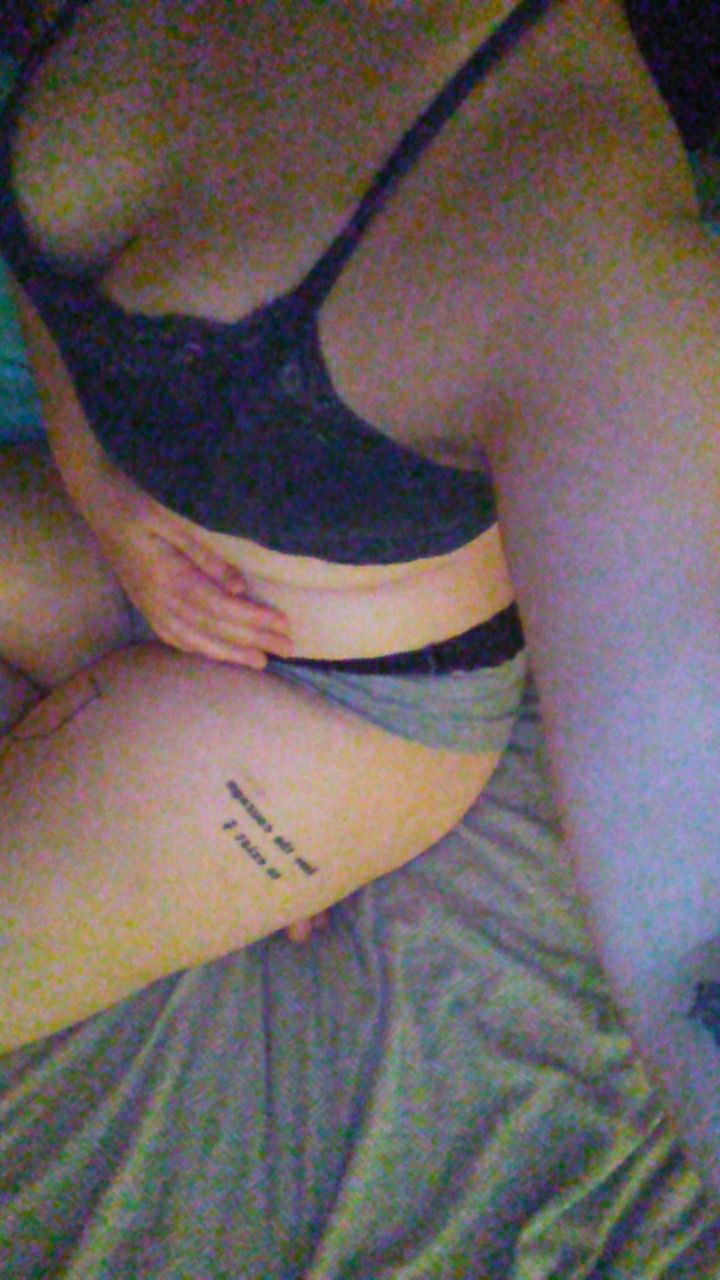 Photo by 2nekkidgrrls with the username @2nekkidgrrls,  January 20, 2020 at 3:43 AM and the text says 'Pic 1/5 for Mistress'