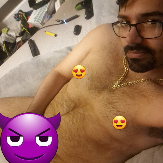 Photo by Brandonwd with the username @Brandonwd, who is a star user,  September 18, 2023 at 12:39 AM. The post is about the topic Home Made Amateurs and the text says 'loney in bed who wants to join me 😏'