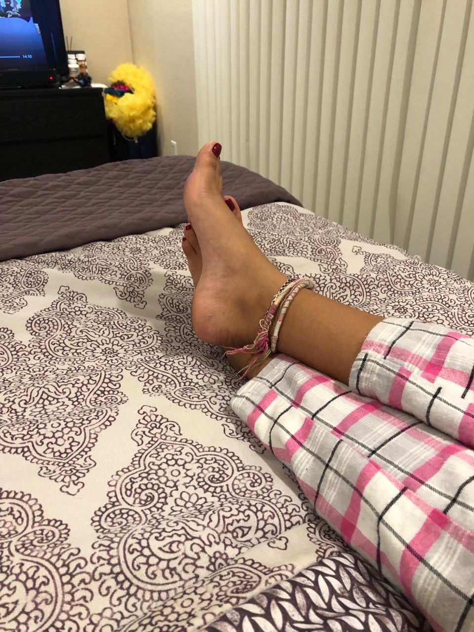 Photo by Nilegoddess with the username @Nilegoddess, who is a star user,  October 3, 2018 at 10:12 AM and the text says 'It&rsquo;s been a while. I&rsquo;m back and eager to share. #teen  #teenfeet  #toes  #legs  #footfetish  #footsies  #young  #feet'