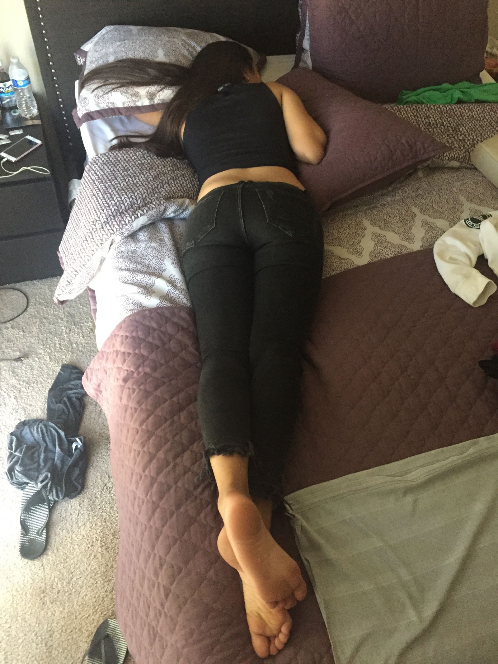 Photo by Nilegoddess with the username @Nilegoddess, who is a star user,  November 15, 2017 at 8:59 AM and the text says '#Sleeping  #toes  #feet  #fetish  #teen  #chick  #jeans  #passed  #out  #ass  #18  #year  #old  #18  #yo'