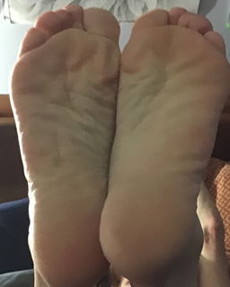 Album by sexyredhead with the username @sexyredhead,  January 12, 2020 at 2:39 AM. The post is about the topic Footfetish by sharbear and the text says 'my husband loves my pretty feet and toes'