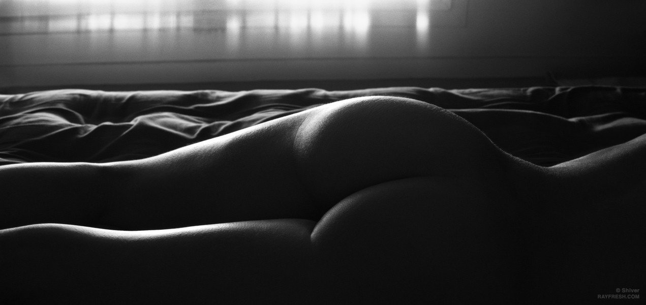 Photo by MaxvJ with the username @MaxvJ,  March 1, 2014 at 3:58 PM and the text says '#ass  #nude  #sleep  #sleeping  #Black  #and  #White  #b&w  #dream  #b&w  #love  #Teenagers  #dream'