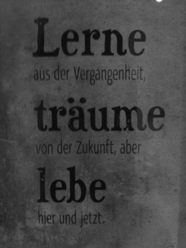 Photo by MaxvJ with the username @MaxvJ,  May 27, 2013 at 7:29 AM and the text says '#leben  #träume  #lernen'