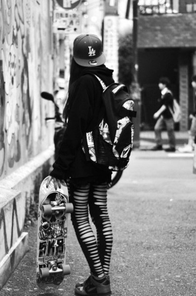Photo by MaxvJ with the username @MaxvJ,  June 28, 2013 at 10:02 PM and the text says '#blackandwhite  #cap  #streetstyle  #love  #style  #skatergirl  #la  #life  #skate  #skaterlove  #keeepa'