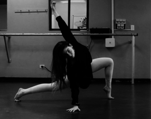 Photo by MaxvJ with the username @MaxvJ,  September 12, 2013 at 5:55 AM and the text says '#ballet  #black  #and  #white  #strech  #contemporary  #love  #photography  #dance'