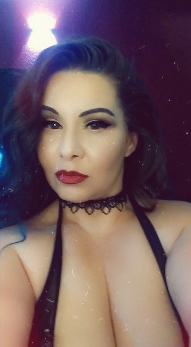 Photo by Miss Arianna with the username @MissArianna, who is a star user,  June 29, 2020 at 5:42 AM. The post is about the topic Sexy BBWs and the text says 'CHK ME OUT!! CONTENT CREATOR EXTRODIARE
http://missarianna.tumblr.com/
https://onlyfans.com/miss-arianna
http://www.xvideos.com/video46082731/verification_video'