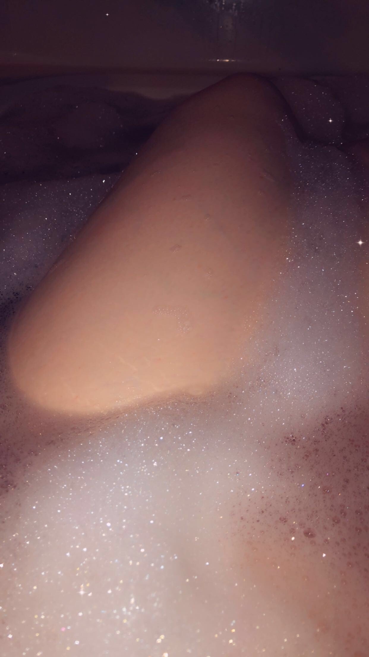 Photo by SweetSexyRed with the username @SweetSexyRed,  January 29, 2020 at 2:58 AM. The post is about the topic Amateurs and the text says 'who wants to join me? #wetpussy #bath #horny'