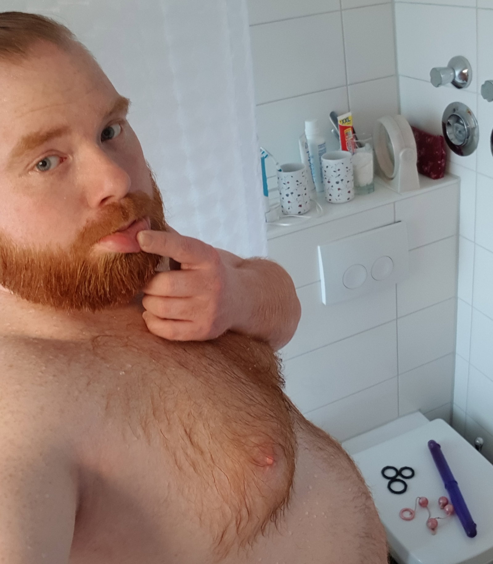 Photo by C4rm0 with the username @C4rm0,  February 17, 2020 at 10:30 AM. The post is about the topic Fat/Chubby gay bears and the text says 'You wanne play with me?'