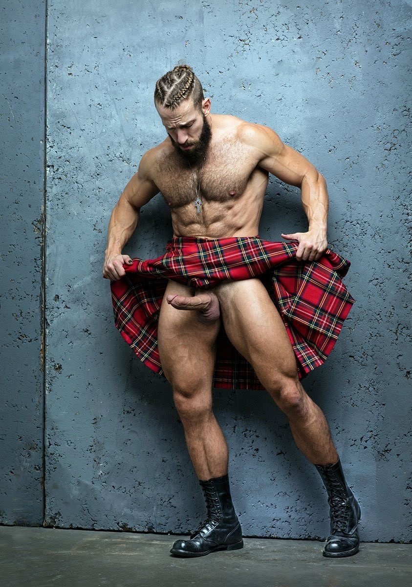 Photo by aussiemate with the username @aussiemate,  November 7, 2020 at 4:28 AM. The post is about the topic Men in Kilts