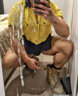 Photo by aussiemate with the username @aussiemate,  January 7, 2021 at 7:41 AM. The post is about the topic Gay tradie