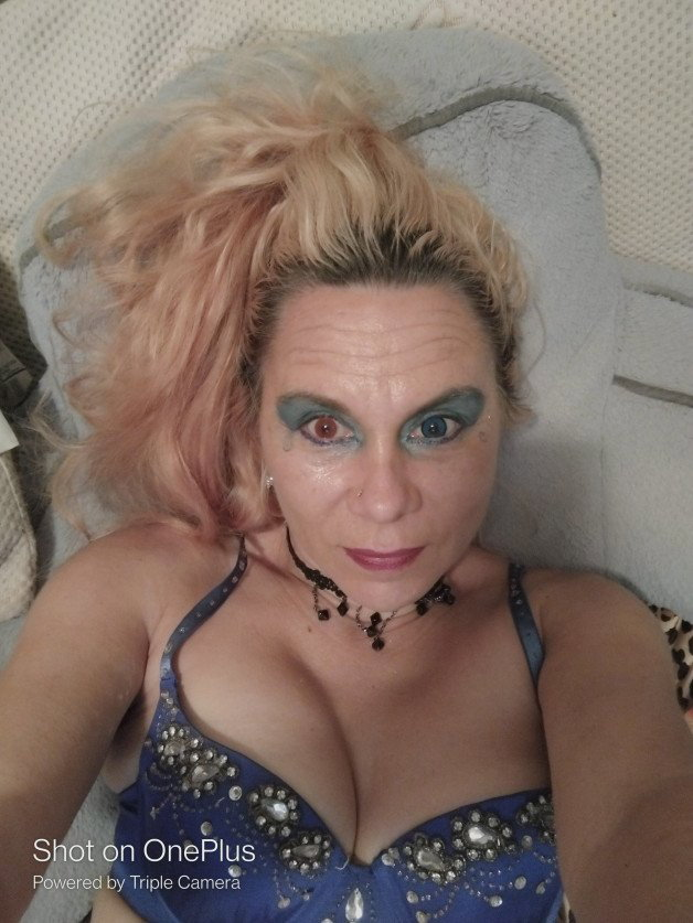 Photo by Kricketqueenmissy with the username @QueenMissy8277, who is a star user,  October 10, 2021 at 7:15 PM. The post is about the topic Amateur verified wives and the text says '#Waiting for my Husband to come #To Bed🤔😜'