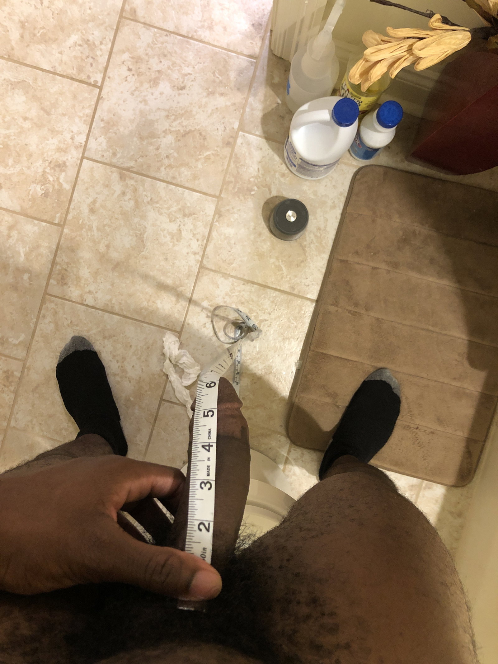 Photo by Thekingbbc1 with the username @Thekingbbc1,  February 13, 2020 at 10:13 PM and the text says 'not even all the way hard😏#blackdick'