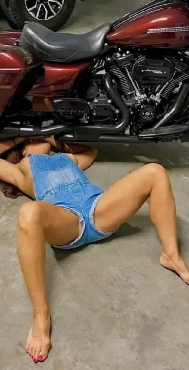 Photo by RRockWood with the username @RRockWood,  April 19, 2024 at 1:49 PM. The post is about the topic Motorcycle Erotic