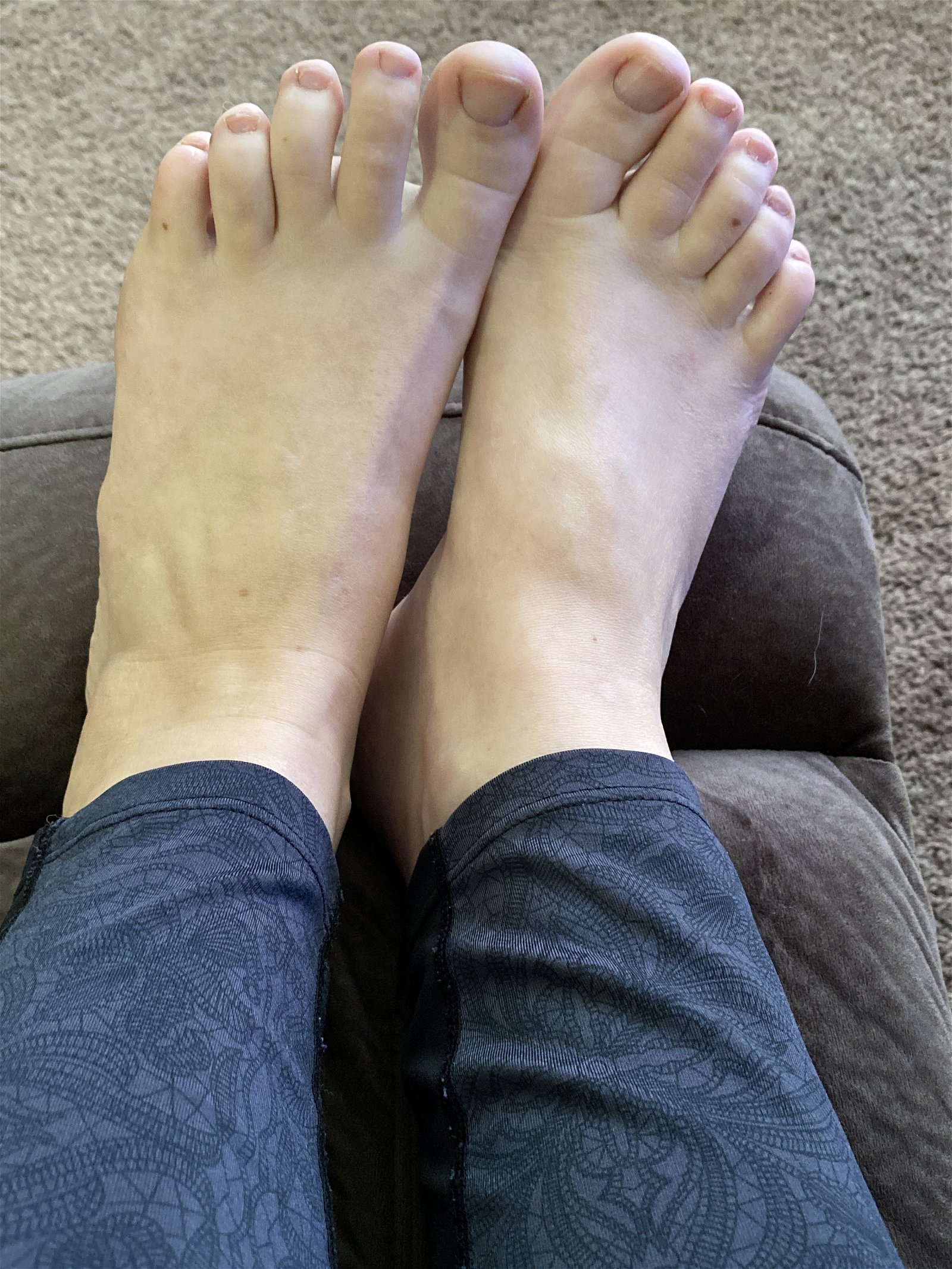 Photo by Raven moon with the username @ravenmoonscry, who is a star user,  March 23, 2020 at 4:40 PM. The post is about the topic Amateurs and the text says 'theres a new foot fetish video on my onlyfans site. link in bio!'