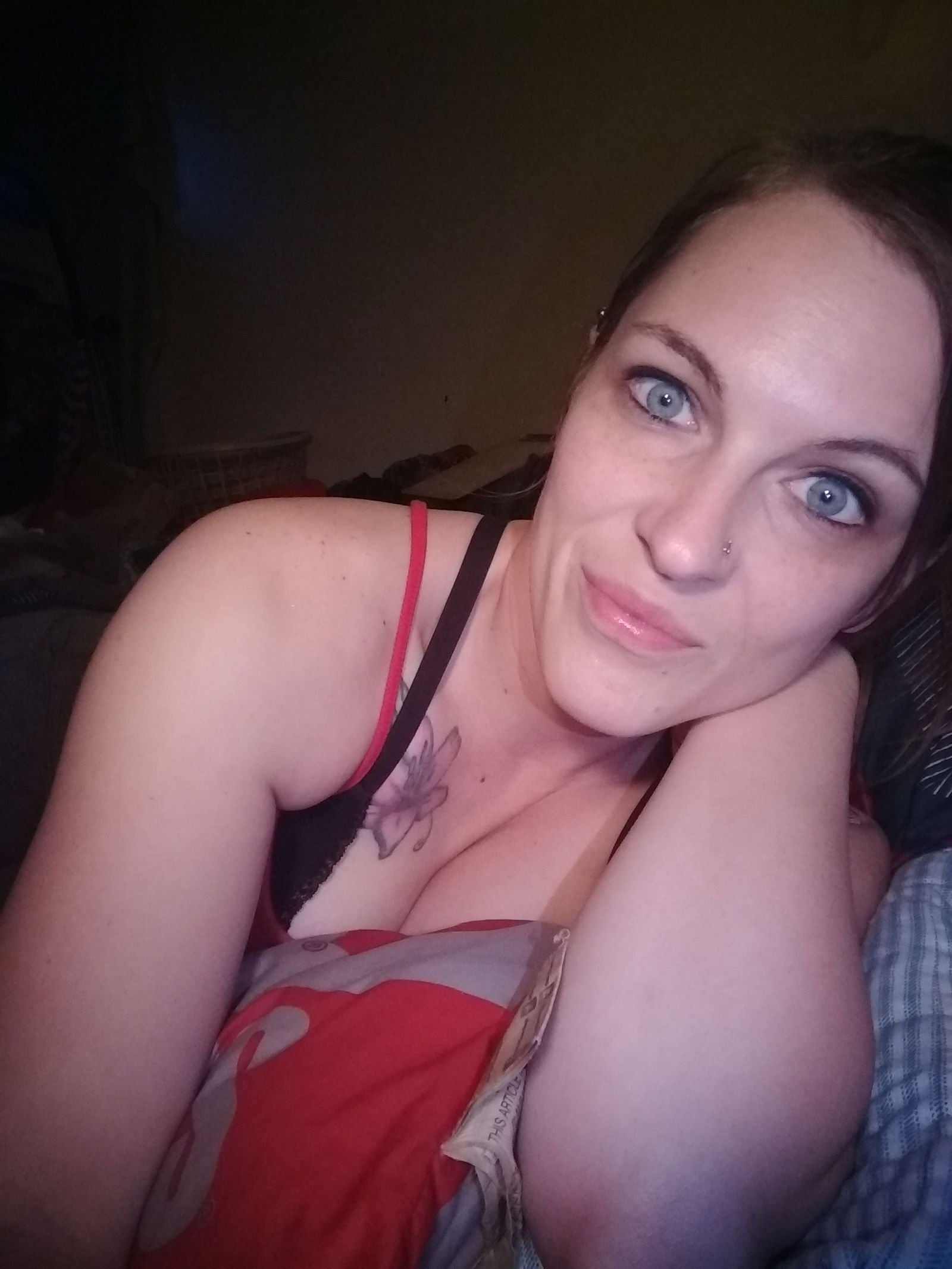 Album by Alexis Mitchell with the username @AlexisMitchell402, who is a star user,  March 8, 2020 at 11:01 AM and the text says 'Just a little fun from earlier. I was feeling sexy!'