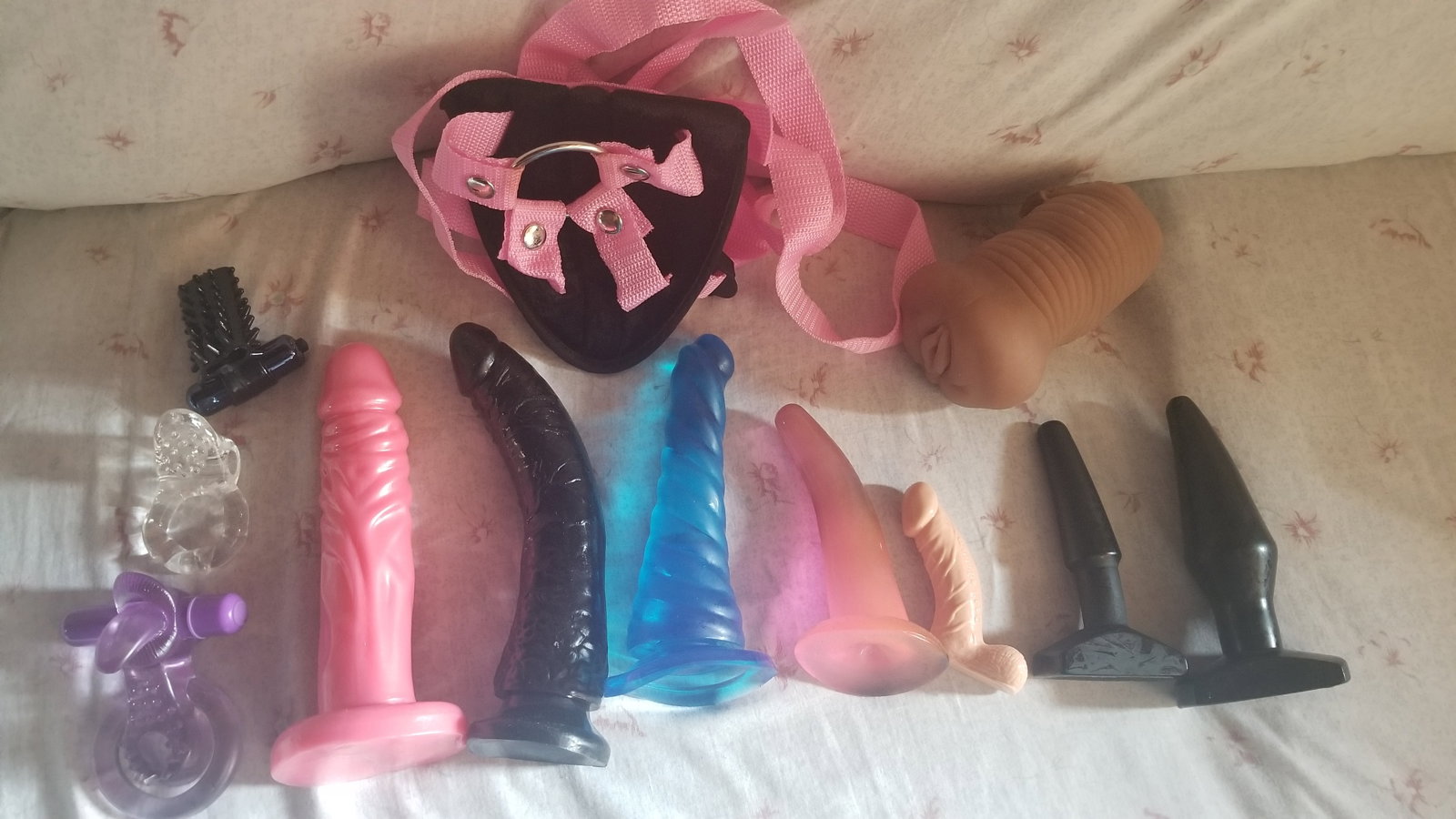 Photo by crowbarsal with the username @crowbarsal, who is a verified user,  December 24, 2018 at 7:22 AM. The post is about the topic Dildo and the text says 'My collection of toys. Can only handle the small ones'