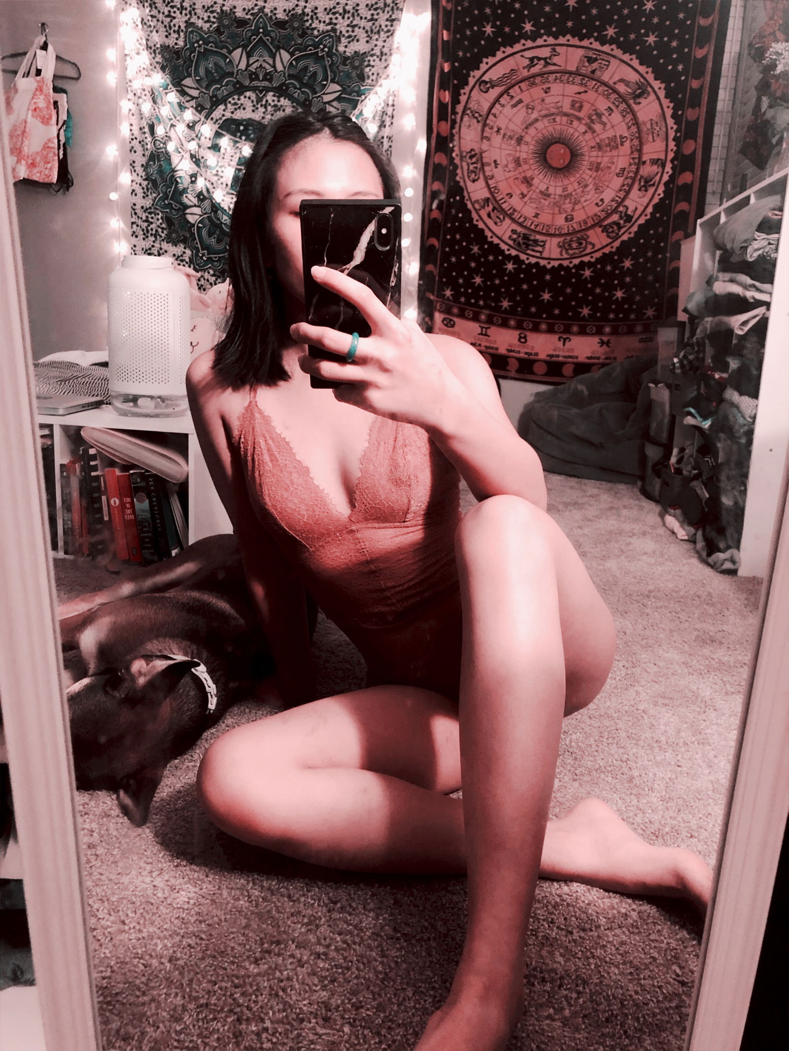Photo by rosetriponly with the username @rosetriponly, who is a star user,  February 27, 2020 at 5:58 AM and the text says 'im active on OnlyFans right now ♥️'