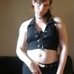 Photo by darkangeldas with the username @darkangeldas,  July 13, 2021 at 5:33 PM and the text says 'got great deals and content come see me at Onlyfans.com/gothbimbo'
