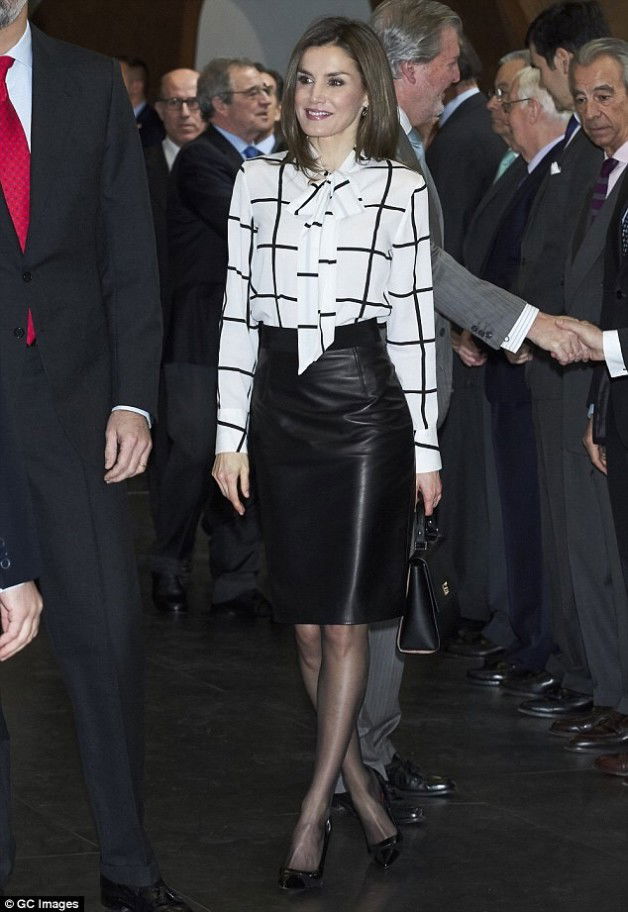 Photo by misfetiches with the username @misfetiches,  February 16, 2017 at 1:09 PM and the text says 'cdaliciax:4x Spanish royal MILf in leather, Queen Letizia #leather  #letizia  #ortiz'