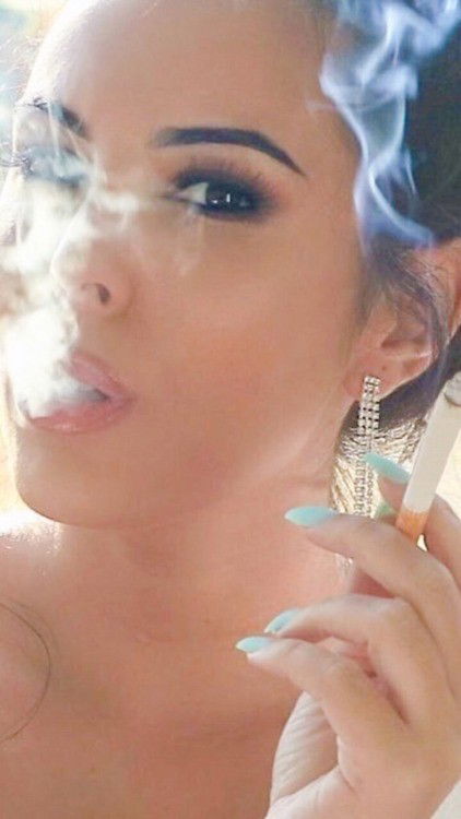 Album by Smoking Desires with the username @Serenityxoxoxoxo,  April 30, 2020 at 1:43 PM. The post is about the topic Smoking Erotic and the text says 'beautiful'