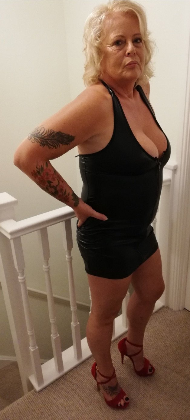 Photo by Mr. & Mrs. B with the username @Dickieboy07, who is a verified user,  February 7, 2021 at 4:13 PM. The post is about the topic MILF and the text says 'Thank you for all the likes, comments and share we get, the more we get the more we'll post

#hotwife #hotgirl #milf #gilf #cougar #vixen'