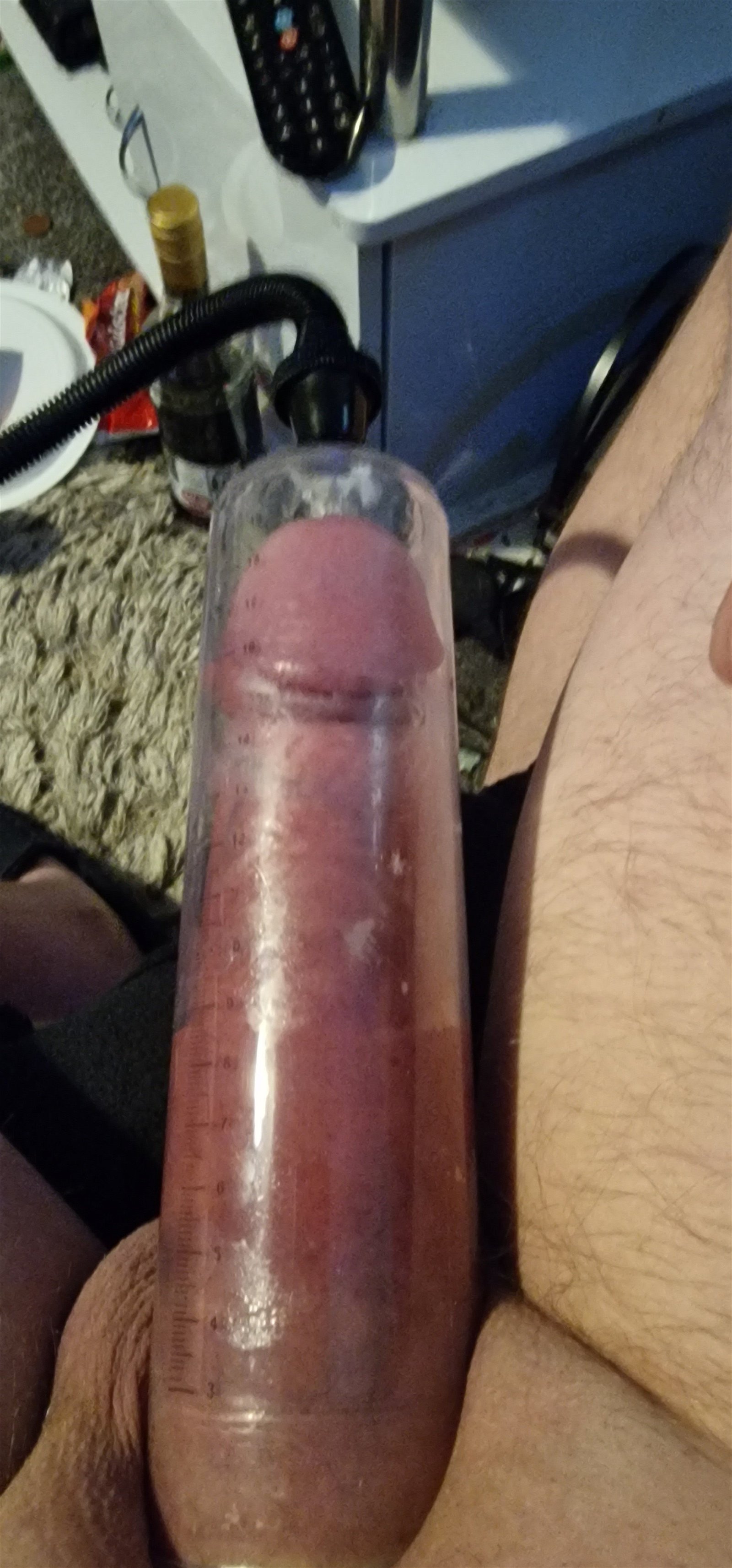 Photo by Hornygit1985 with the username @Hornygit1985,  February 13, 2024 at 12:33 AM. The post is about the topic Rate my pussy or dick and the text says 'honest opinions please what do you lot think'