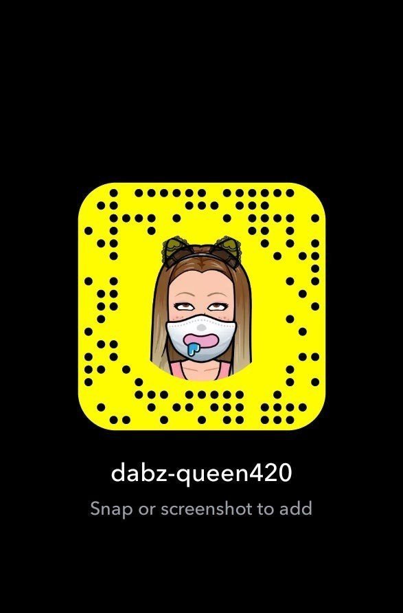 Photo by LilRandoms with the username @LilRandoms,  April 27, 2021 at 10:43 PM and the text says 'come join #DabzQueen @onlyfans.com/dabz-queen_420'