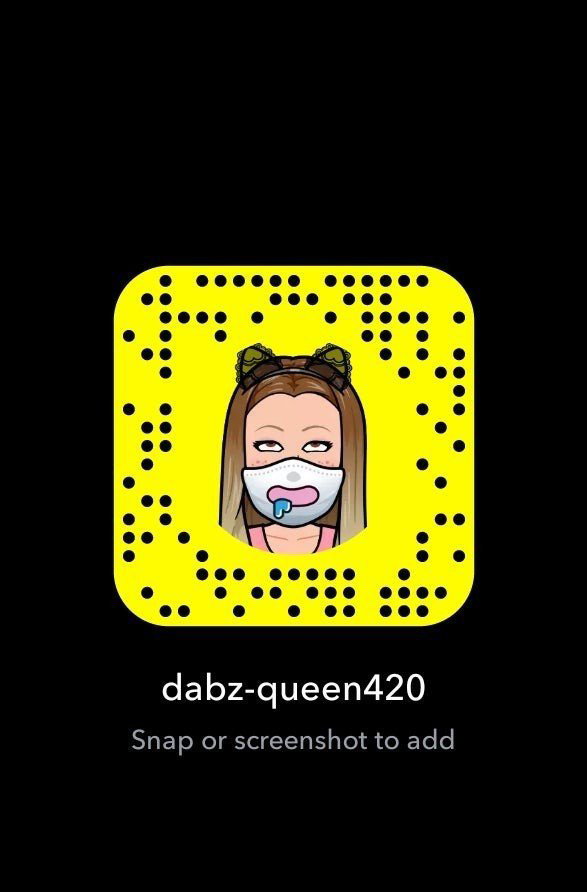 Photo by LilRandoms with the username @LilRandoms,  April 28, 2021 at 10:06 PM. The post is about the topic Amateur selfies and the text says 'come join #DabzQueen @onlyfans.com/dabz-queen_420'