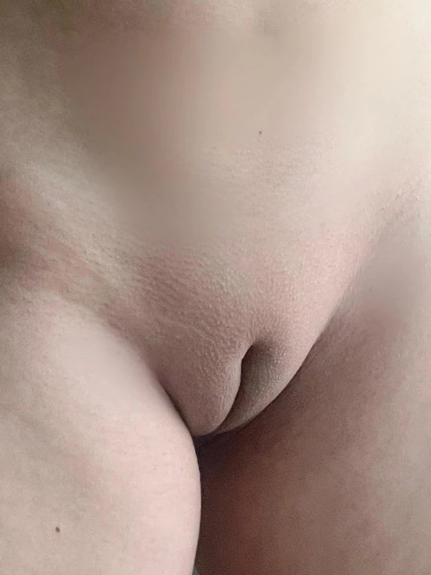 Photo by Beautifully Feminine with the username @BeautifullyFeminine,  March 31, 2024 at 10:56 PM. The post is about the topic Hairless pussy