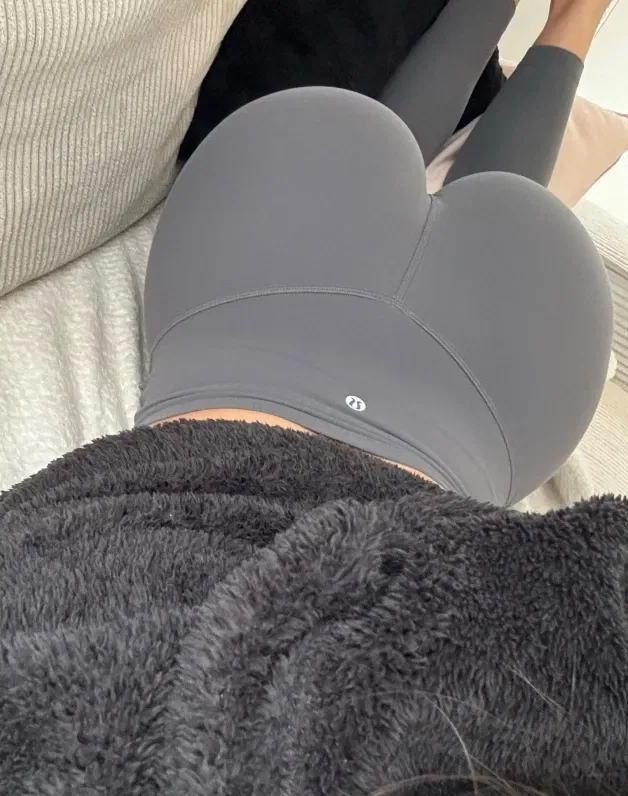 Photo by Beautifully Feminine with the username @BeautifullyFeminine,  March 23, 2024 at 5:23 AM. The post is about the topic Love Her In Leggings