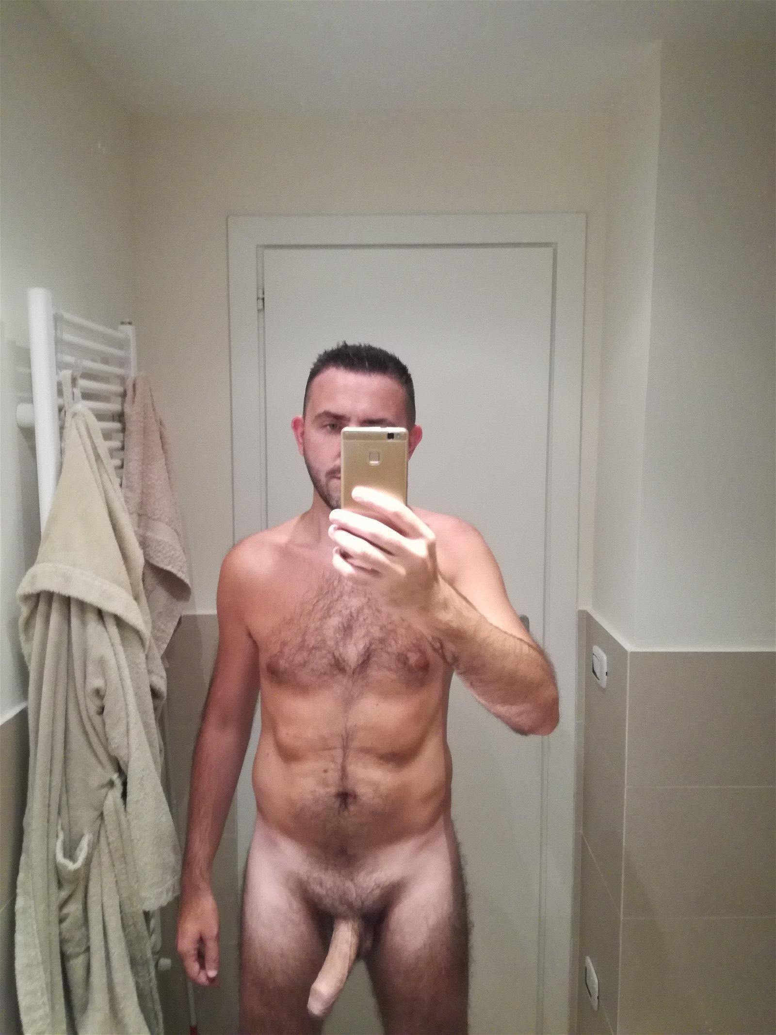 Photo by Boris Way with the username @BorisWay,  April 13, 2020 at 6:01 PM. The post is about the topic Naked Selfies