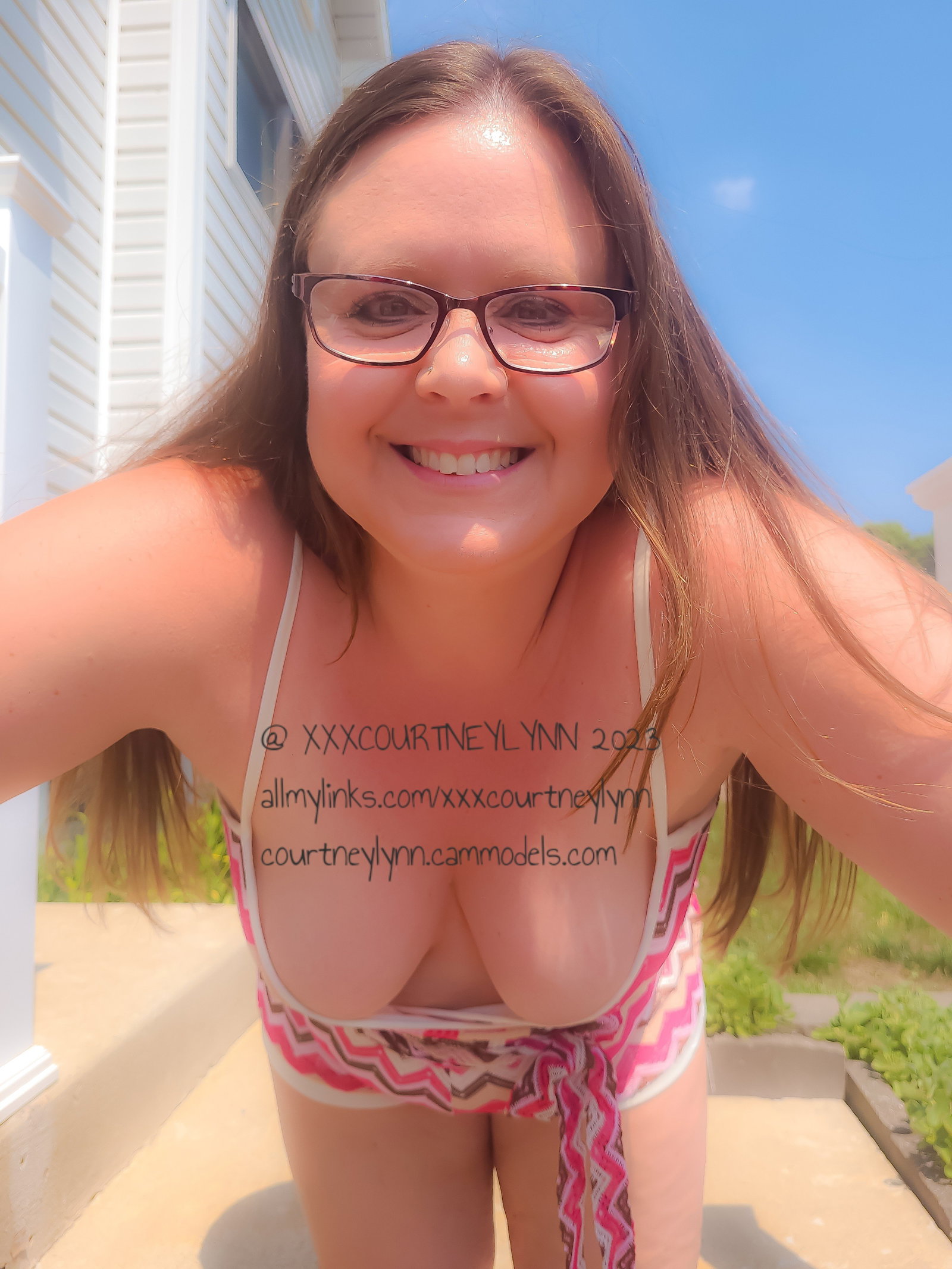 Photo by XXXCourtneyLynn with the username @XXXCourtneyLynn, who is a star user,  June 5, 2023 at 11:17 PM. The post is about the topic Side-boob & downblouse and the text says 'Just one jiggle or a shake away from making it a #Freethenipples #MilfMonday!'