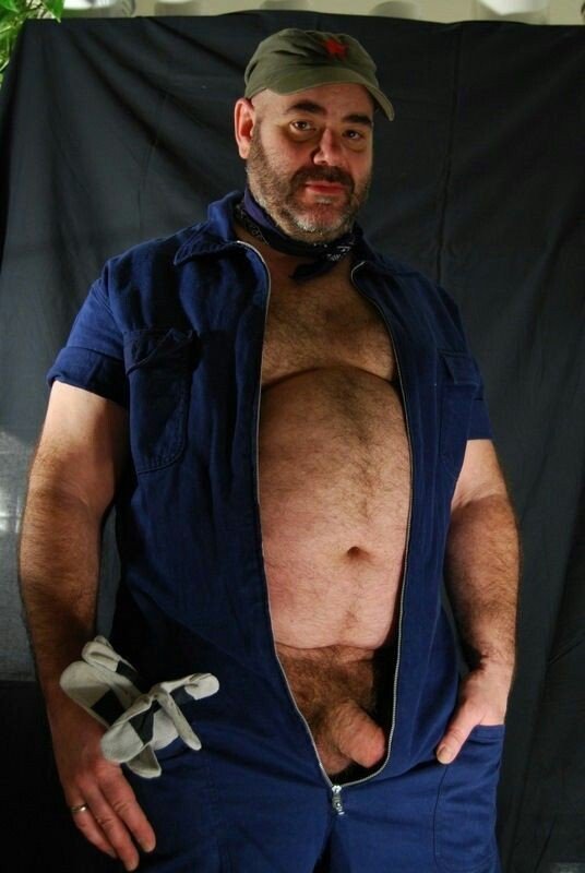 Photo by normandbear with the username @normandbear,  May 12, 2021 at 9:19 AM. The post is about the topic Daddy Bears