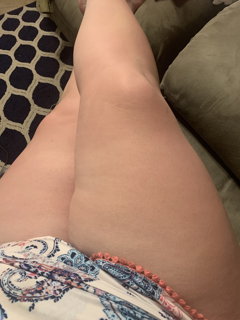 Photo by browneyesthickthighs with the username @Browneyesthickthighs,  April 23, 2020 at 5:01 AM. The post is about the topic Hotwife share and the text says 'who likes thick thighs? who wants to spread them and make my husband watch? 🤔'