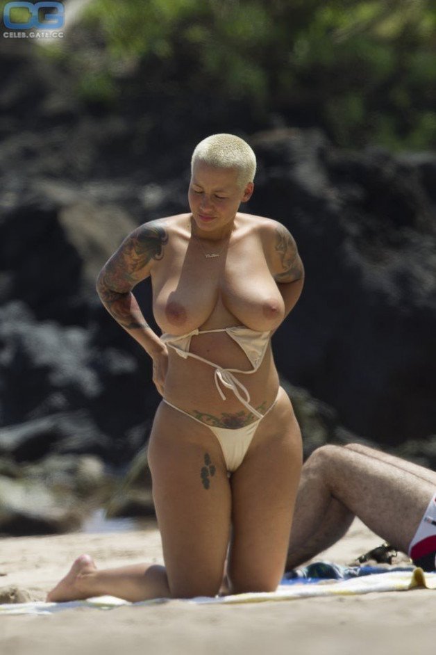 Photo by Perceval23 with the username @Perceval23,  March 14, 2022 at 2:44 AM. The post is about the topic Nude Celebrity and the text says 'Amber Rose'