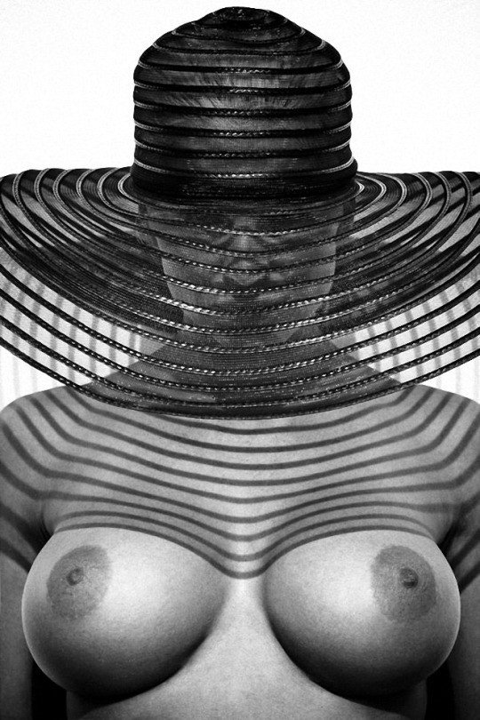 Photo by nudes-des-artiste with the username @nudes-des-artiste,  April 12, 2020 at 8:21 AM. The post is about the topic Art in porn and the text says 'Lines, Curves, and Circles.

#artistic #bigtits'
