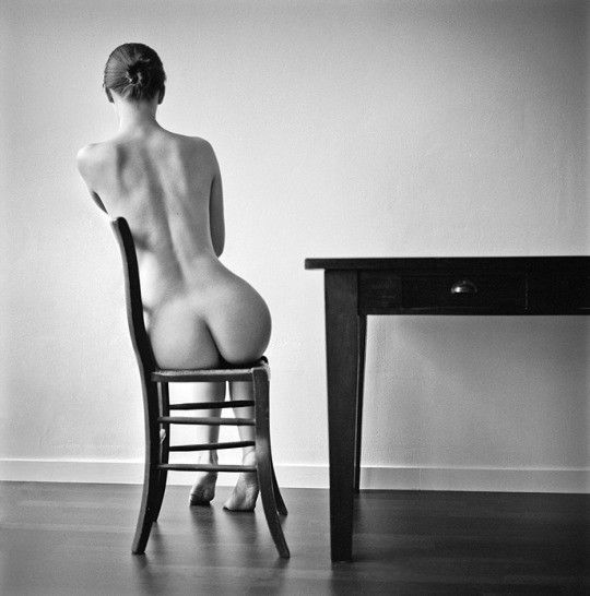 Photo by nudes-des-artiste with the username @nudes-des-artiste,  October 24, 2019 at 3:36 PM. The post is about the topic Ass and the text says 'Alone for a Moment

#artistic #greatass'
