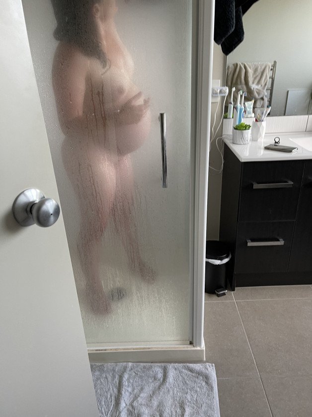 Photo by LeroyBigs with the username @LeroyBigs,  February 7, 2021 at 6:19 AM. The post is about the topic Pregnant and the text says 'shower time sneaky photos'
