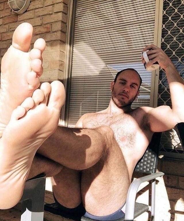 Photo by Advantager with the username @Advantager,  February 23, 2020 at 3:41 AM. The post is about the topic Horny gay foot fun