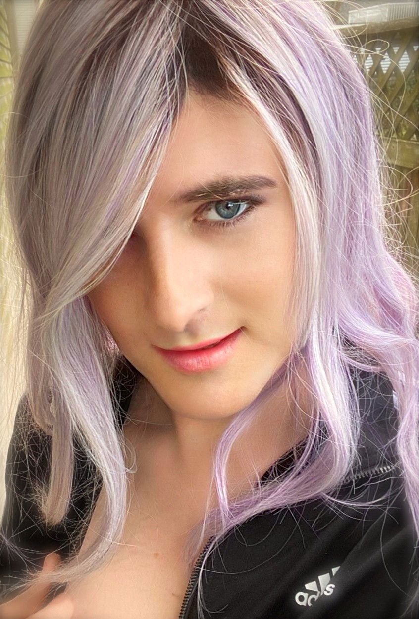 Photo by Shonni B with the username @ShonniB, who is a verified user,  May 10, 2020 at 9:50 PM. The post is about the topic Sissies & Admirers and the text says 'My name is Shonni, a fulltime crossdressing demigirl sissy slut in BC, Canada. If you're a hot, hung guy nearby HMU ;)'