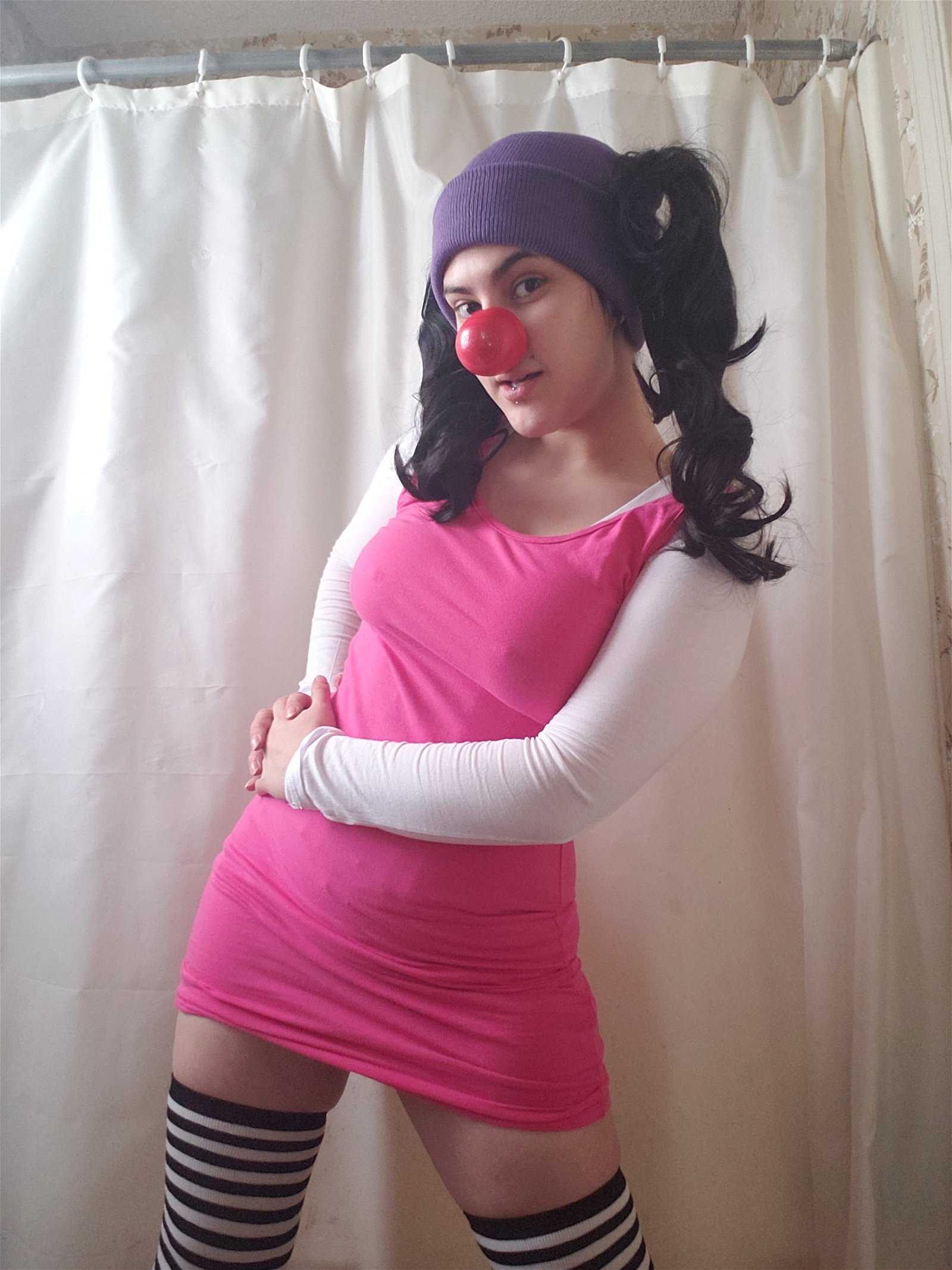 Photo by SynthetikaCosplay with the username @SynthetikaCosplay, who is a star user,  December 10, 2018 at 12:24 AM. The post is about the topic Cosplay and the text says 'Childhood enhanced 😉
Character: Loonette the Clown 
Show: Big Comfy Couch'