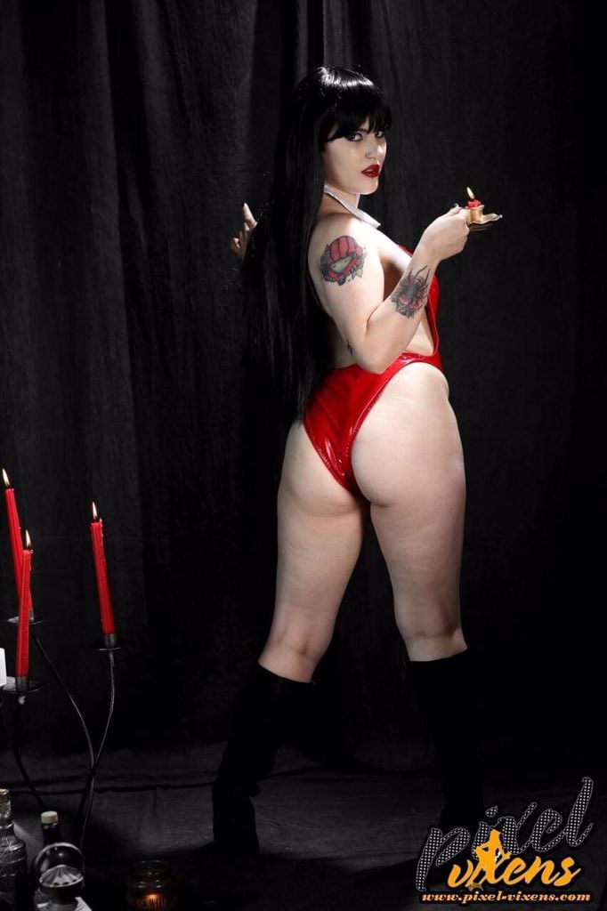Photo by SynthetikaCosplay with the username @SynthetikaCosplay, who is a star user,  December 7, 2018 at 6:01 AM. The post is about the topic Wax Play and the text says 'Join the Pixel-Vixens club to see my exclusive Vampirella wax play set!
https://pixel-vixens.com'