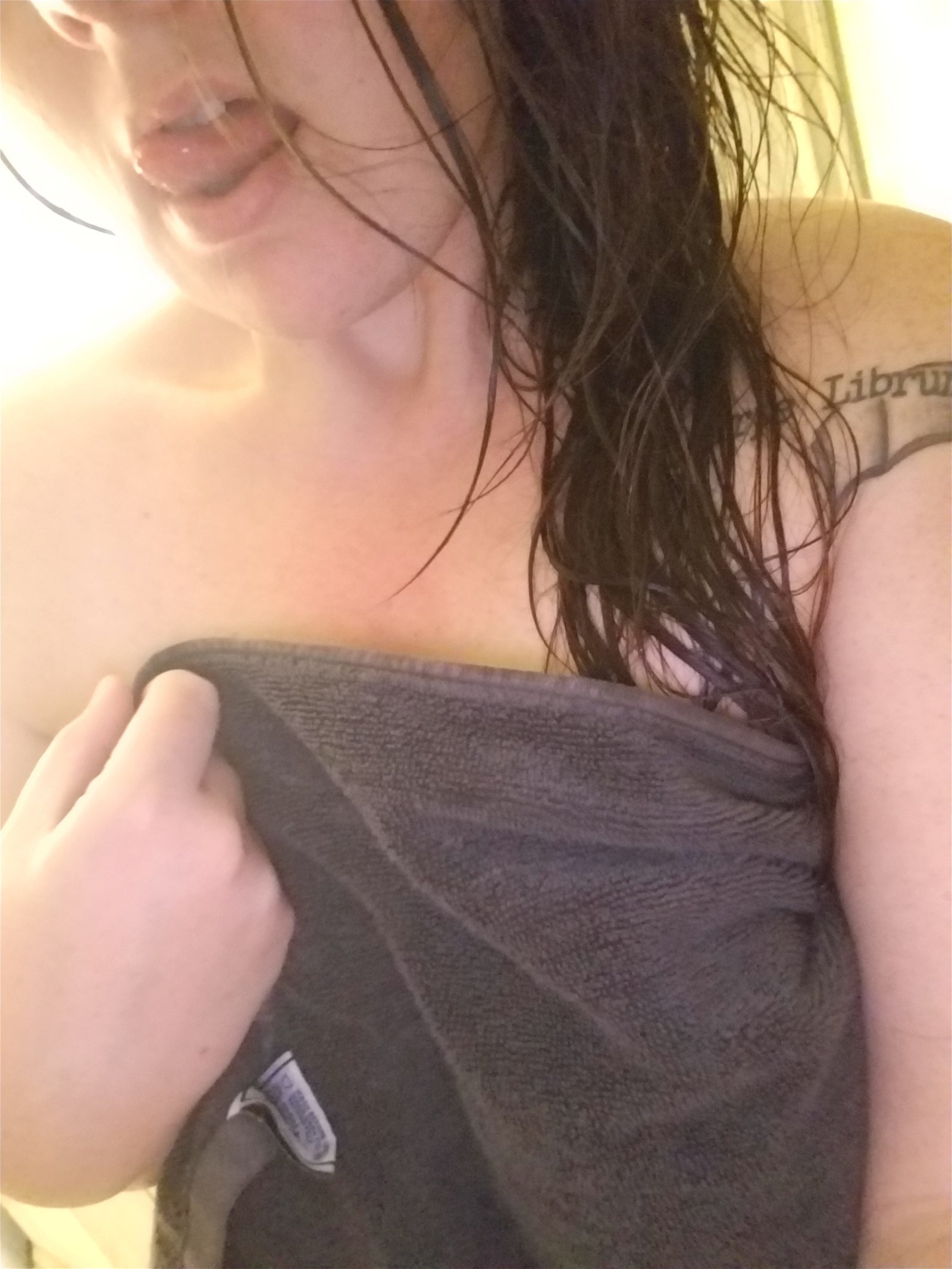 Photo by Cumslut92 with the username @Cumslut92,  May 14, 2020 at 3:37 PM. The post is about the topic MILF and the text says 'fresh out the shower.

#showertease #teaseme #comeplaywithme'