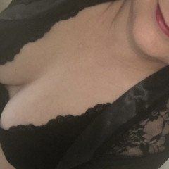 Visit SuzieSlut's profile on Sharesome.com!